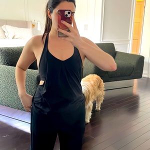 Lululemon black bra + tank.